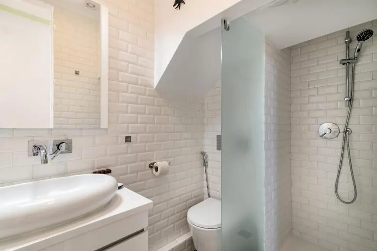 Appartamento Guestready - Contemporary Apt In Central Lisbona