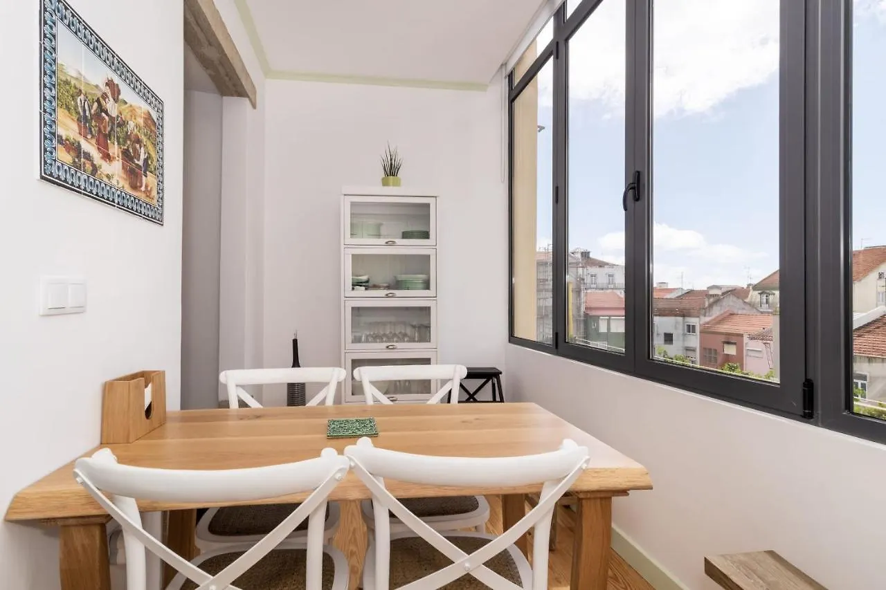 Апартаменты Guestready - Contemporary Apt In Central Лиссабон