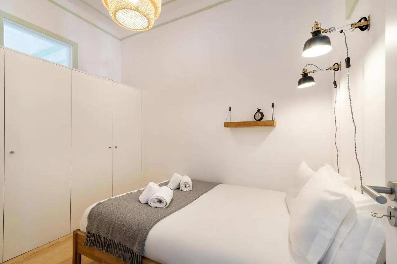 Апартаменты Guestready - Contemporary Apt In Central Лиссабон