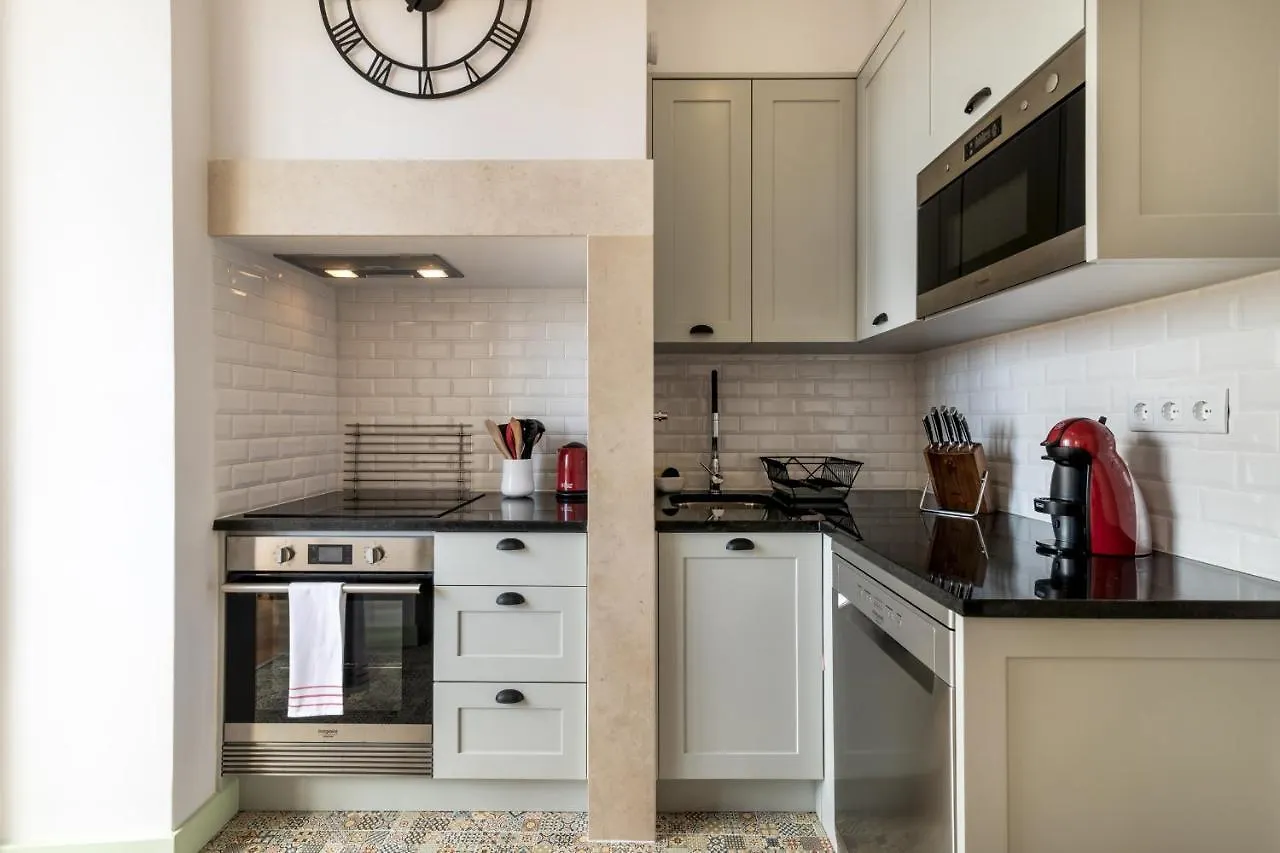 Апартаменты Guestready - Contemporary Apt In Central Лиссабон Португалия
